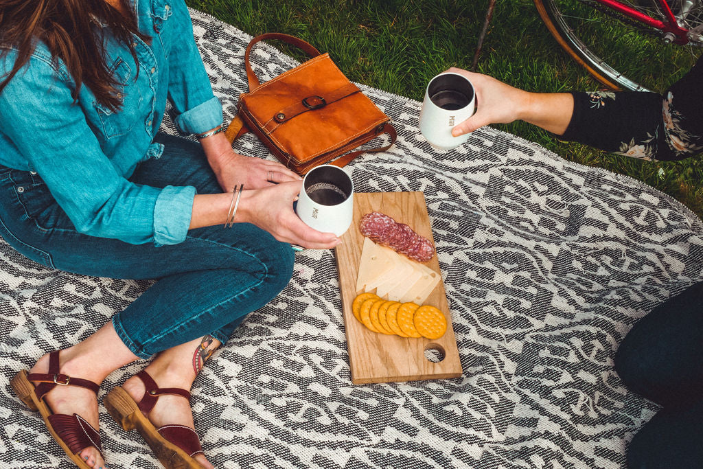 white-wine-bundle-g7 Wine_Tumbler_White_Lifestyle_2019_Jenna_Haar_1.jpg