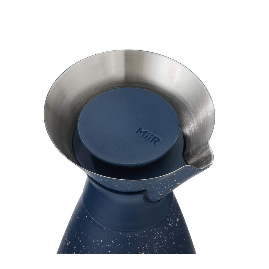 new-standard-carafe-j0 WebPDP-33oz_New_Standard_Carafe_Tidal_Blue_Speckle_Studio__CAR1SVOS225_45_Lid_Off.jpg