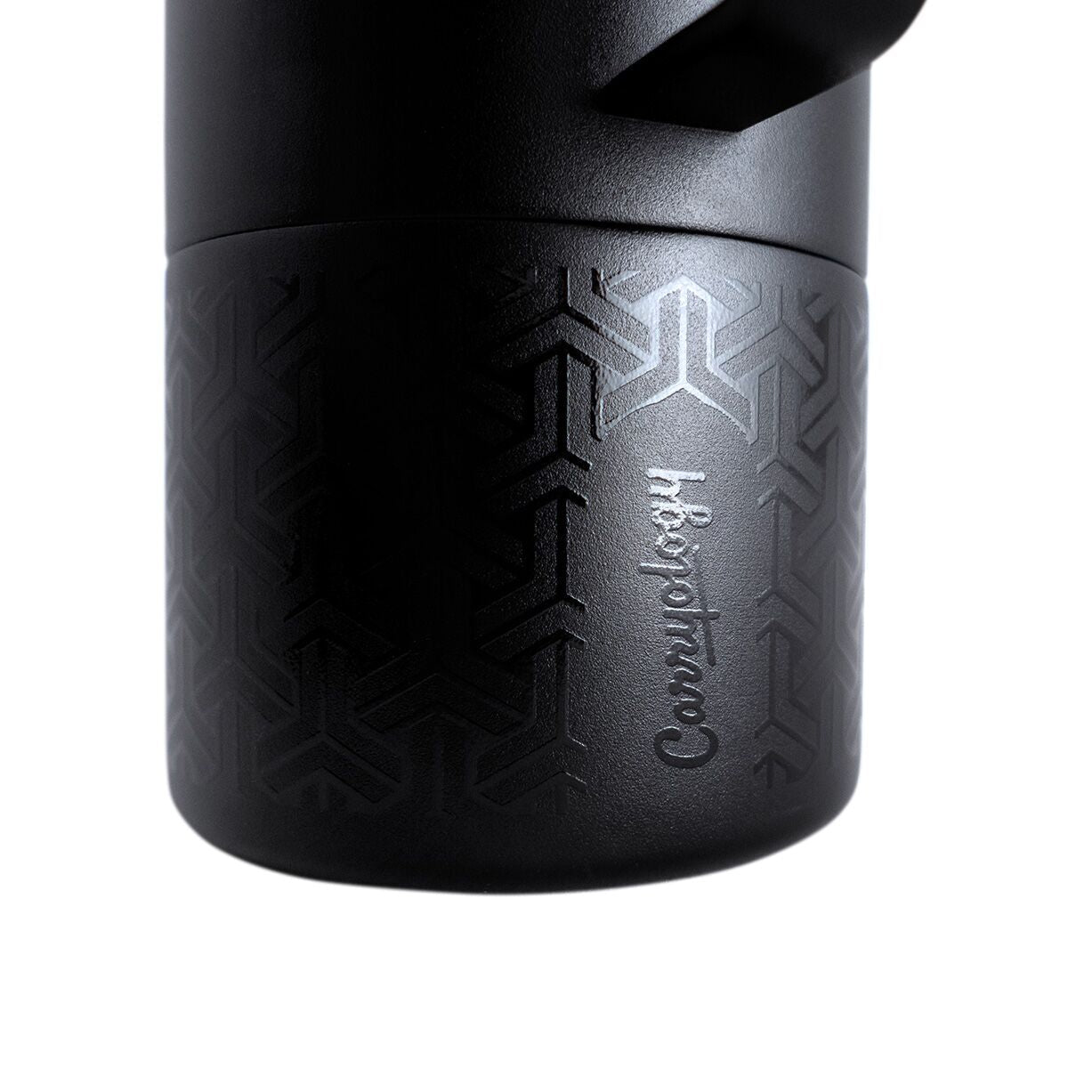 miir-x-carryology-tomo-b1 WebPDP-MiiR_x_Carryology_Tomo_Studio_Closeup__TOM1SV33402_12.10.25.jpg