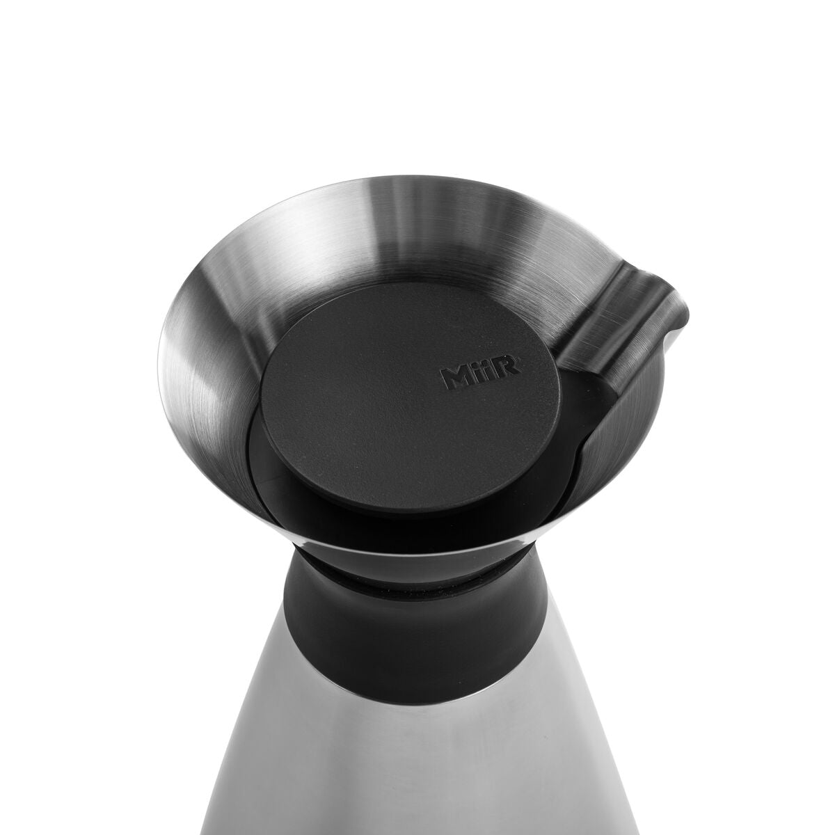 new-standard-carafe-j0 WebPDP-PolishedStainlessCarafe_33oz_SS_StudioX207182024_45degree__CAR1SVOS005.jpg