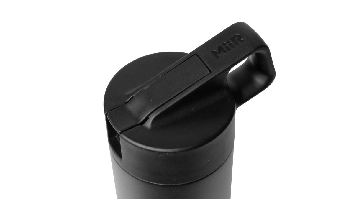 straw-bottle-r9 WebPDP-Straw_Lid_2_Black_Studio_0221_45deg_Closed__WMB1SL20002.jpg