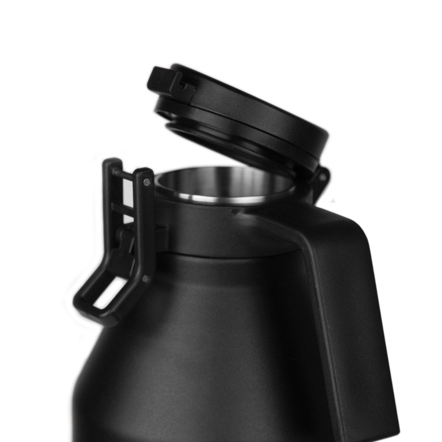 64oz-growler-w7 growlerdetail1_f7b2c86e-8bb8-40fc-b9ae-6f2e9d01276f__402220.jpg
